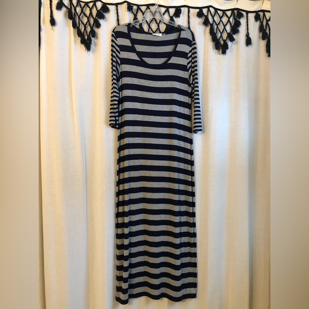 Calvin Klein dress size 10, but fits like a 6/medium.